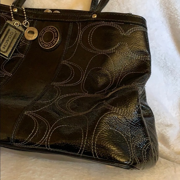 Beautiful Coach Bag! “C” Stitching Design! Black. - Picture 4 of 16
